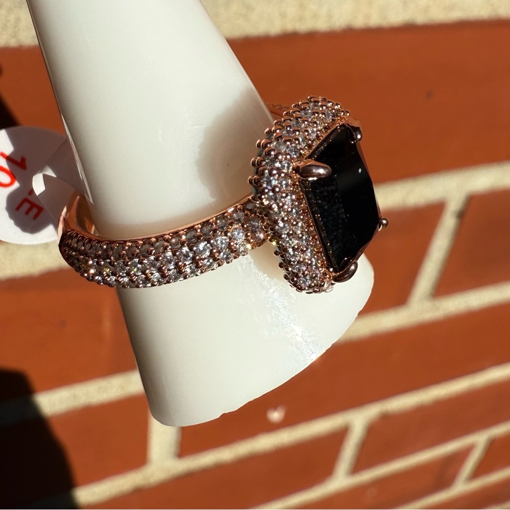 Rose Gold and Black Women's Ring